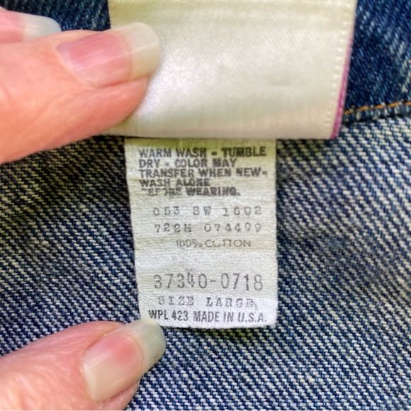 Vintage 80s dark blue denim Levis vest, pockets, snap front, biker hottie, Small - Picture 5 of 15